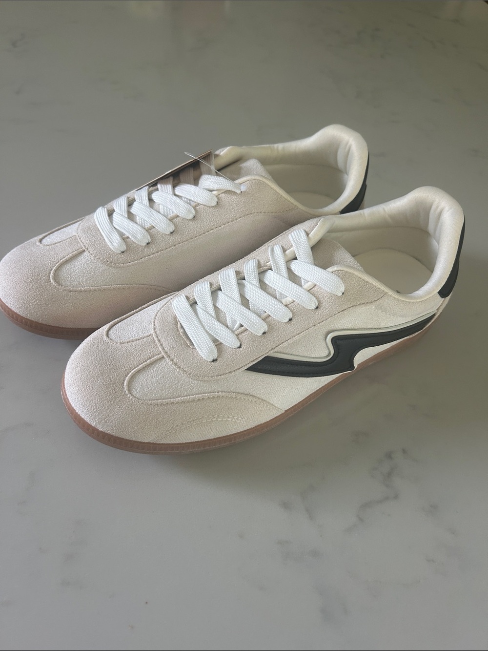 NWT Women’s Cream Suede Retro Trainer with Black Accent